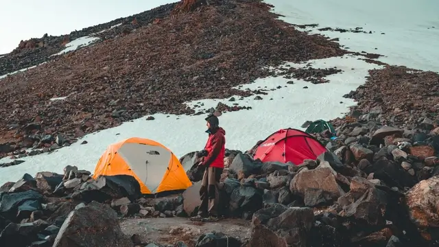 Tent securing with rocks