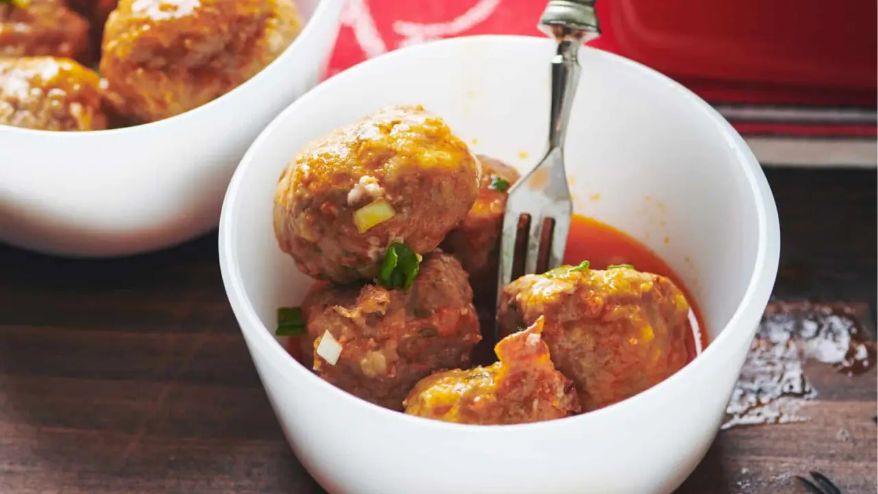 Slow Cooker Buffalo Chicken Meatballs: A Healthier Twist on a Classic